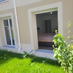 Privee , Dans Un 4 Pieces , Avec Sdb Privative Saint-Witz