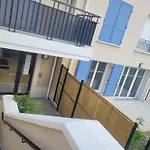 Privee , Dans Un 4 Pieces , Avec Sdb Privative *