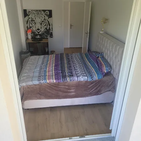 Apartman Privee , Dans Un 4 Pieces , Avec Sdb Privative