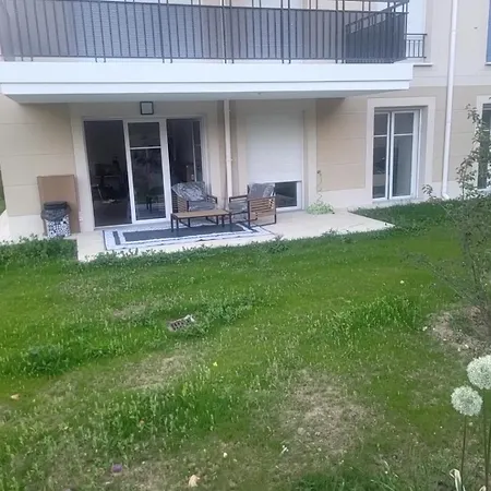 Privee , Dans Un 4 Pieces , Avec Sdb Privative Apartman Saint-Witz