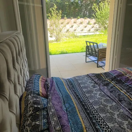 Apartman Privee , Dans Un 4 Pieces , Avec Sdb Privative *