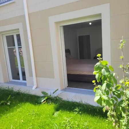 Privee , Dans Un 4 Pieces , Avec Sdb Privative Saint-Witz