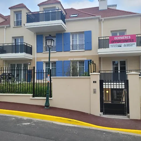 Privee , Dans Un 4 Pieces , Avec Sdb Privative Apartman Saint-Witz