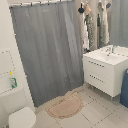 Privee , Dans Un 4 Pieces , Avec Sdb Privative Apartman Saint-Witz