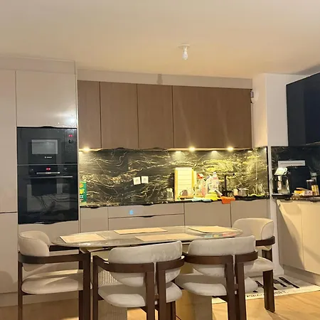 Privee , Dans Un 4 Pieces , Avec Sdb Privative Apartament